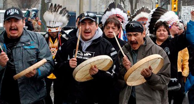 Liberals reward chiefs, First Nations bands at expense of members
