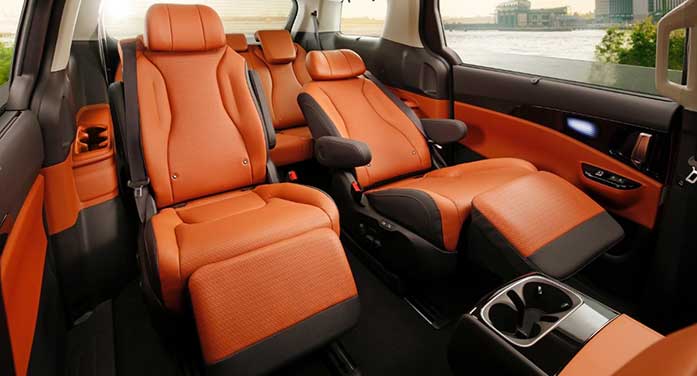 Kia-Carnival-SX interior