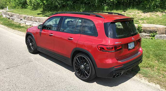 Mercedes-Benz-AMG-GLB-35-4Matic-SUV-side