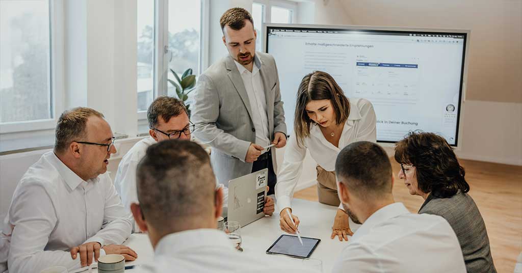 Entrepreneurs are turning to strategic thinking as markets change faster than traditional strategic planning can keep up